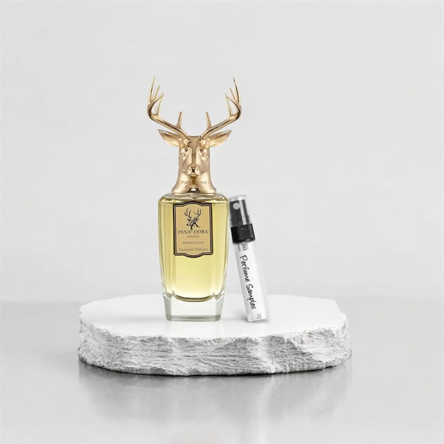 Testen Sie Moonlight von PanaDora, Nischenparfum als kompakte 1 ml, 2 ml und 5 ml Probe bei MicheloDuft